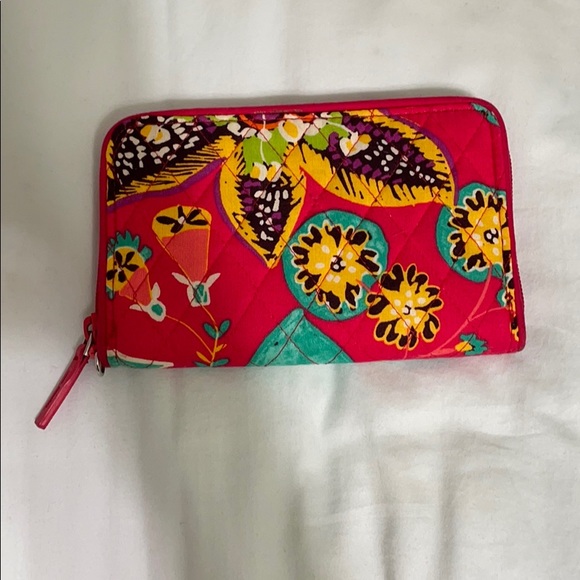 Vera Bradley 6.5inch wallet - Picture 1 of 4